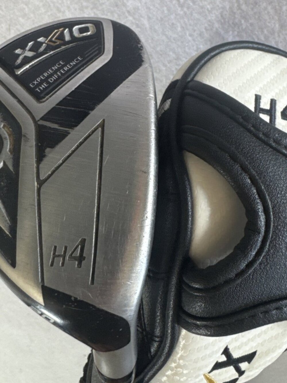 XXIO MP1100 Hybrid 4 20° RH Golf Club With Headcover